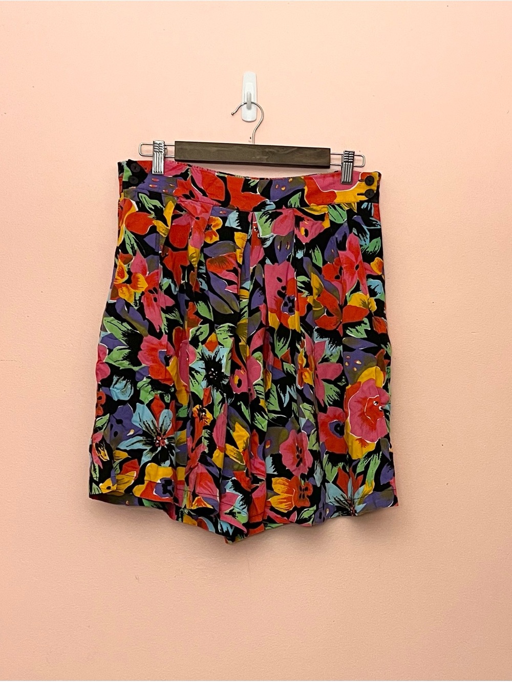 Vintage 80s Gitano Vibrant Funky Floral Pleated Shorts Small